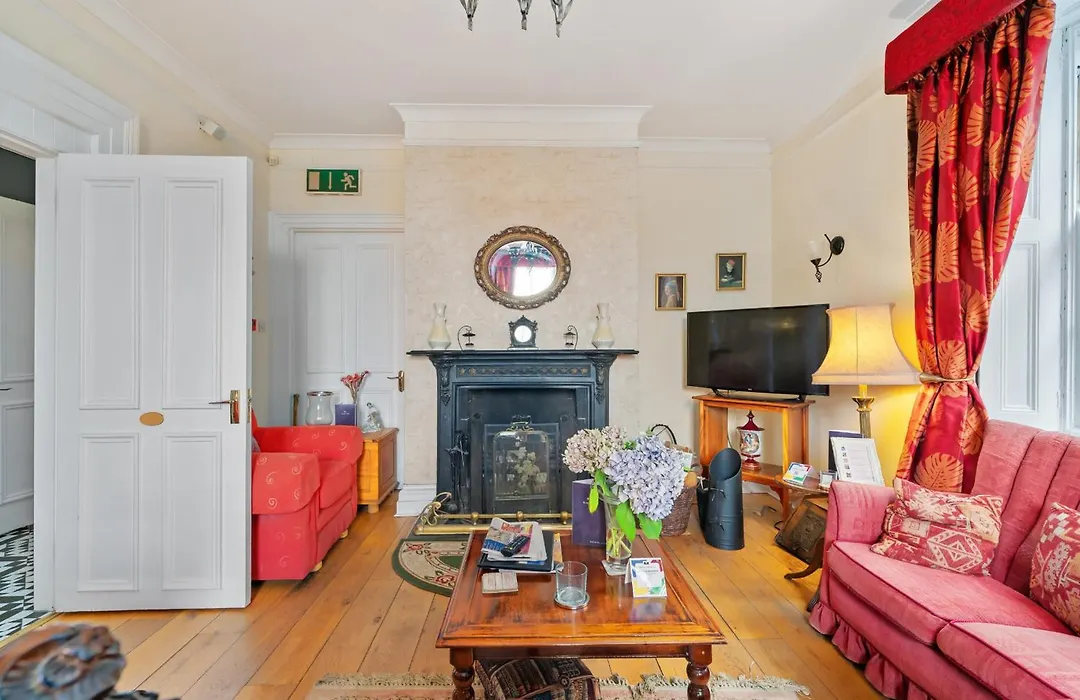 Robin Hill Heritage Guest House-1