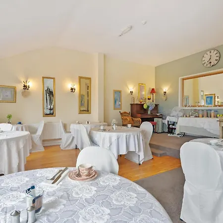 Robin Hill Heritage Guest House-3